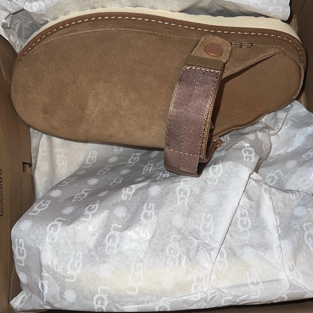 Goldenstar Ugg clog